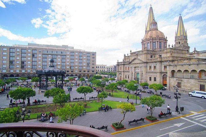 2-Day Guadalajara, Tequila, and Tlaquepaque from Puerto Vallarta - What the small group changes