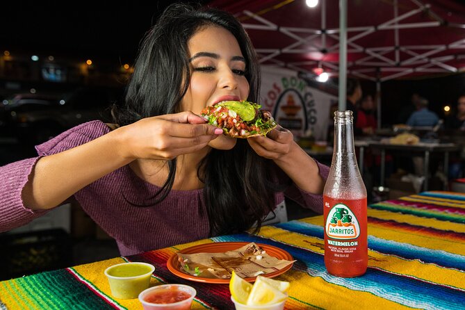 3-Hour Night Tacos and Mezcal Crawl in Mexico with Guide - Roma Norte between the plates