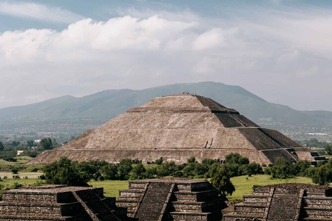 3X1 Teotihuacan, Basilica of Guadalupe, Tlatelolco and Tequila Tour - What this Mexico City day trip actually offers