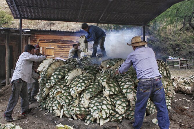 Artisanal Mezcal distillery in an authentic Zapotec village - The bottle you take home