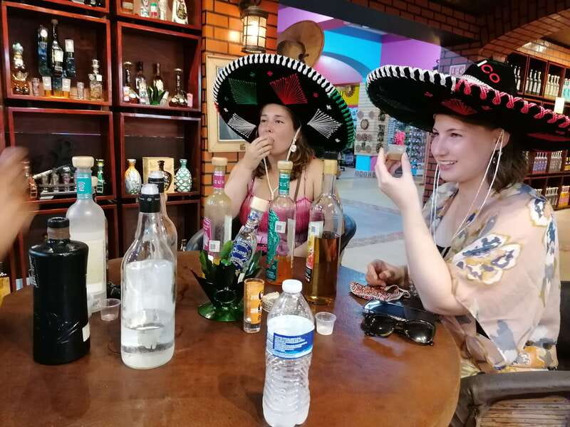 Cancun Taco Tour: Street Food & Tequila Tasting in Downtown - Finding Parque de las Palapas at 5:30 PM