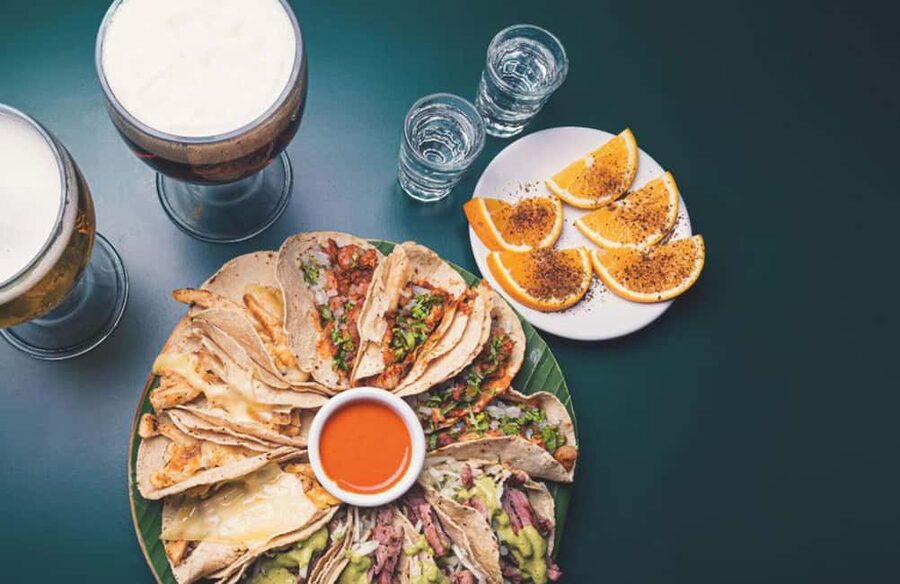 CDMX: Tacos and mezcal night tour - Timing, walking, and the night format