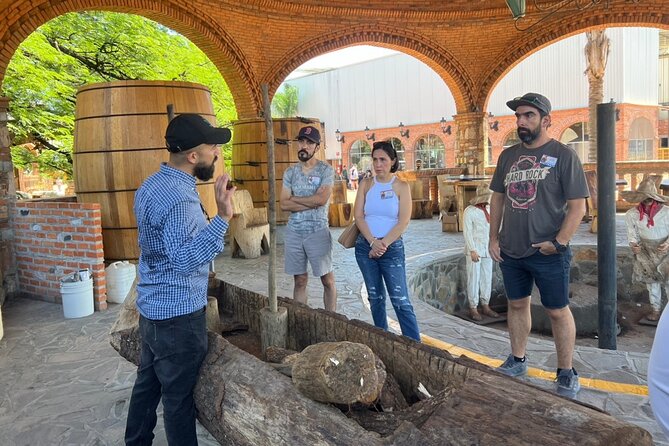 Classic Tequila Tour and CANTARITOS EL GÜERO - Exploring the town of Tequila
