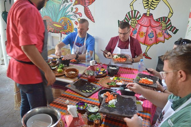 Cooking classes + margaritas and mezcal tasting - A cooking class built around three Mexican staples