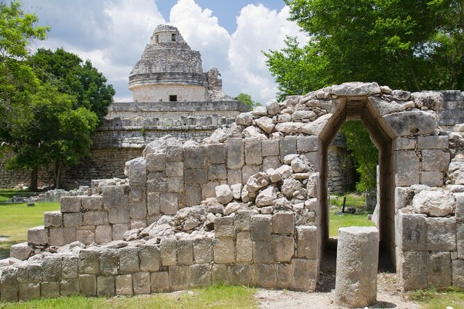 Early morning Chichen Itza Tour: Cenote and Tequila Tasting - Cenote Chichikan and the welcome swim