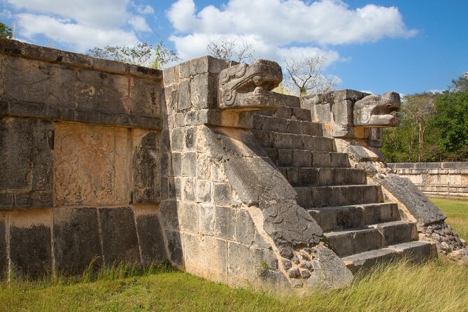 Early morning Chichen Itza Tour: Cenote and Tequila Tasting - Shopping stops and keeping the day on track