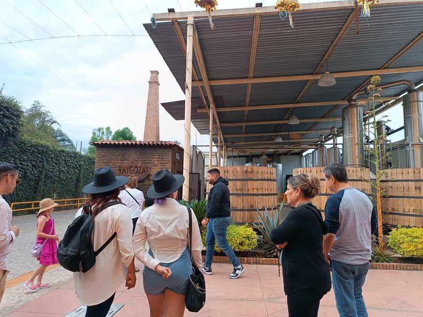 From Guadalajara: Tequila Town and Cantaritos El Guero - Walking through the Pueblo Mágico of Tequila