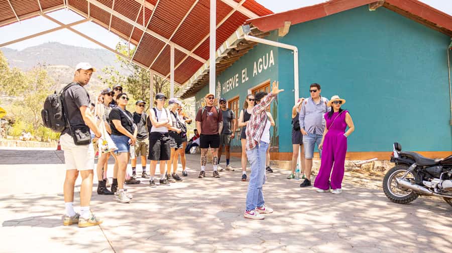 From Oaxaca de Juarez: Hierve el Agua and Mezcal Distillery - Key points at a glance