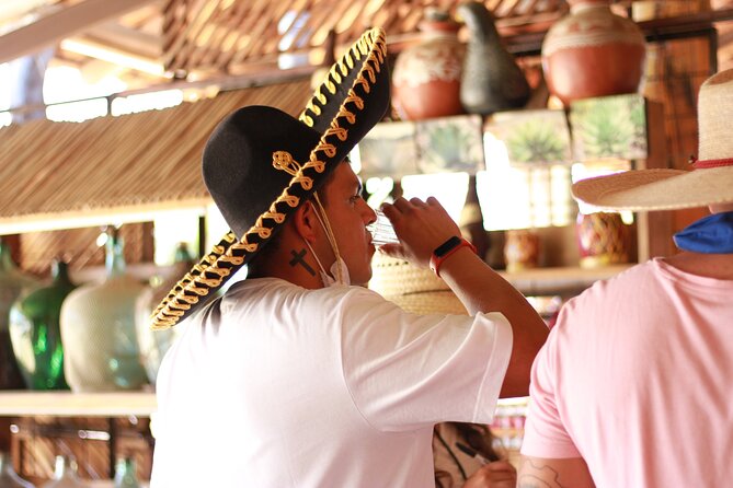 Guided tour of an ancestral Mezcal distillery with transport - Group size and the feel of the afternoon
