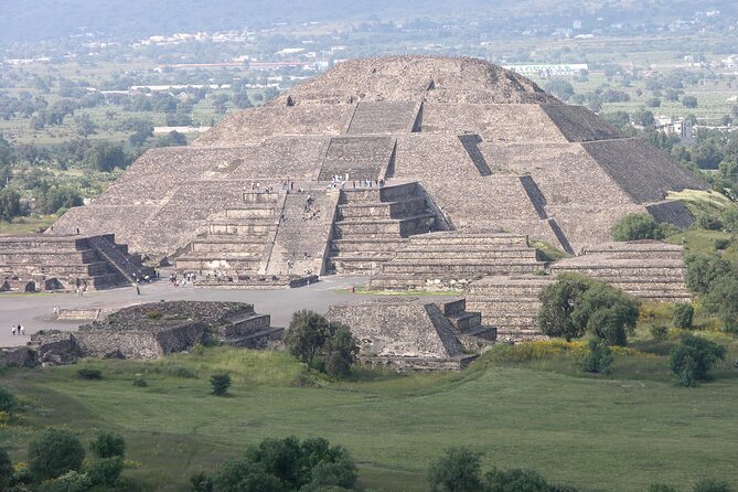 Historical downtown Mexico City & Teotihuacan Pyramids Mezcal tasting - Why this combination works