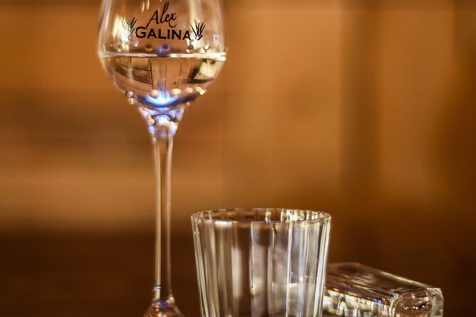 Mezcal Tasting -Masterclass + Blind tasting- - Tapas Make the Tasting More Comfortable