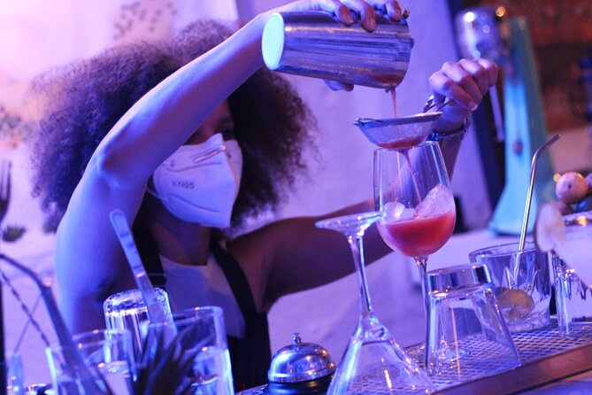 Mixology class with Mezcal in Oaxaca - Building cocktails from base to presentation