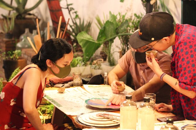Mixology class with Mezcal in Oaxaca - Learning the tools, the shaker, and the basic moves