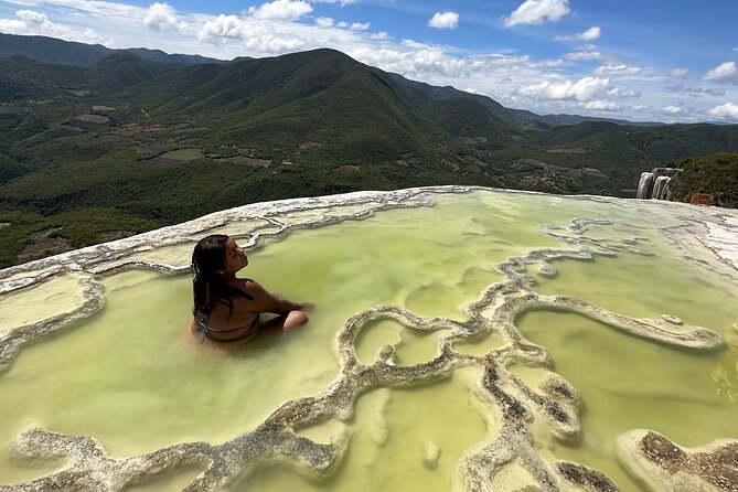 Monte Albán, Hierve el Agua, Mezcal distillery & Teotitlán rugs - Why this Oaxaca day trip works