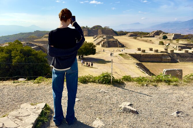 Monte Alban Tree of the Tule Mezcal and Teotitlan del Valle Tour - Key points at a glance