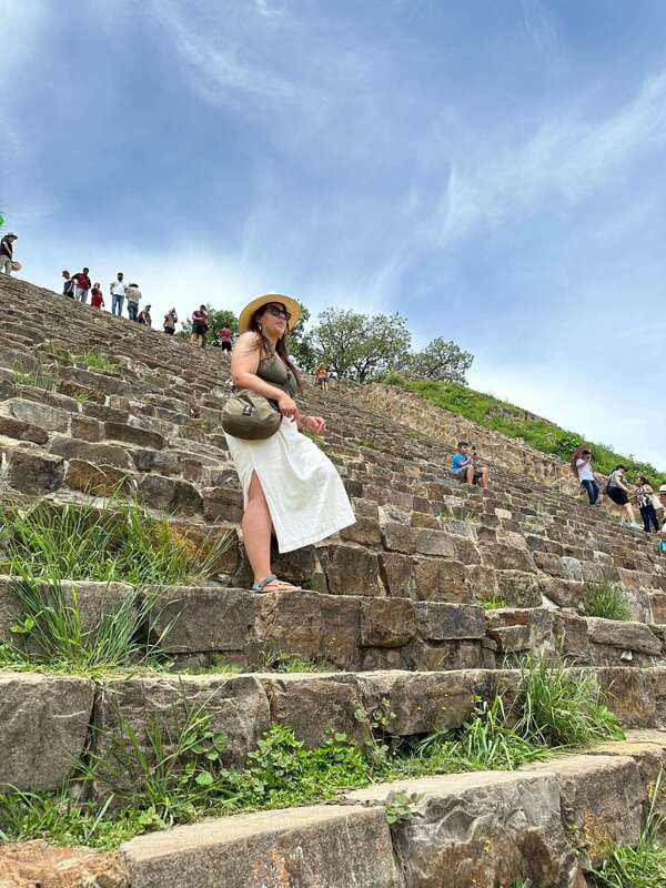 Oaxaca: Monte Albán, Hierve el agua, Mezcal and Teotitlán - Private transport makes the long route easier