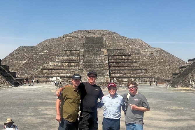 Private Teotihuacan and Tequila Tasting Tour. - Entering the pyramids and palaces of Teotihuacan