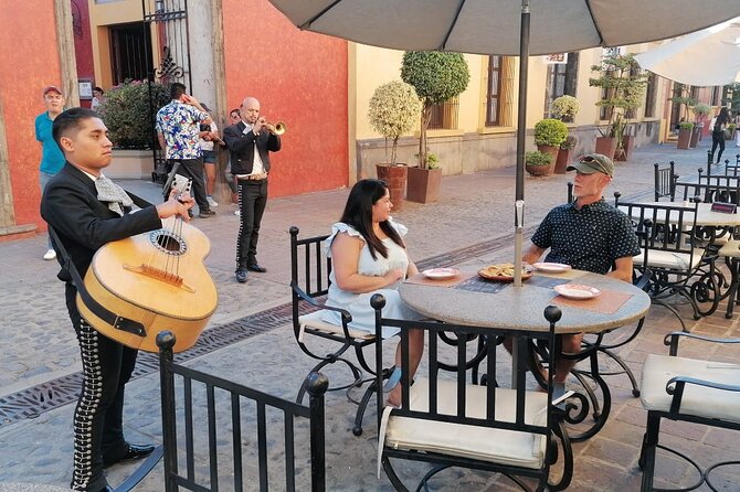 Private Tour one day of Adventure in Tequila and Tequilera Cascahuin - Two hours in the town of Tequila