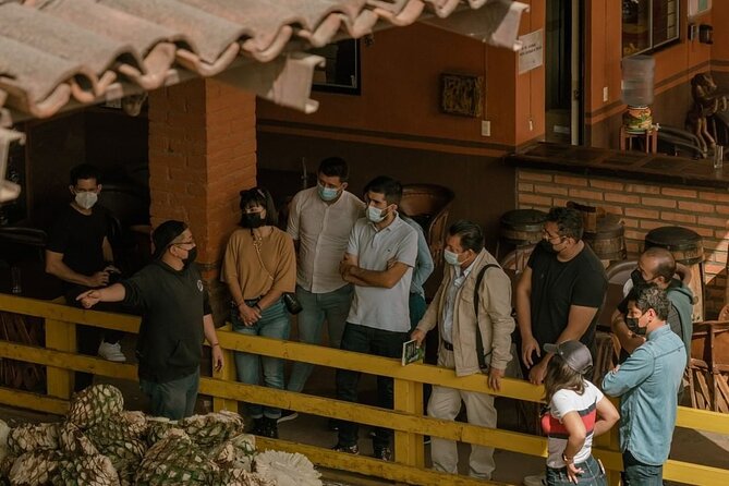 Private Tour one day of Adventure in Tequila and Tequilera Cascahuin - What the guide adds to the experience