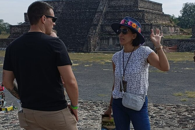 Private Tour Teotihuacan Tequila&quesadilla - The early pickup from Mexico City
