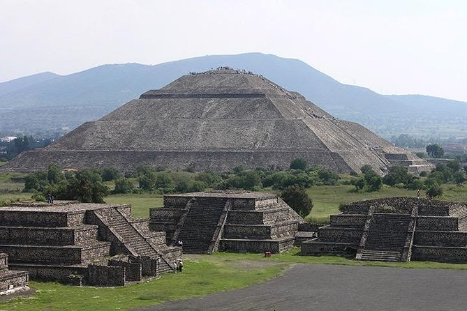 Teotihuacan and Basilica of Guadalupe with mezcal, tequila & handcrafts - Guides can make or break the experience