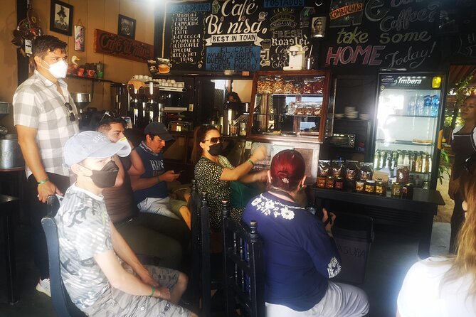 Tour Los Caminos del Mezcal Café and Pedal Loom Factory - Benito Juárez Market: a final look at everyday commerce