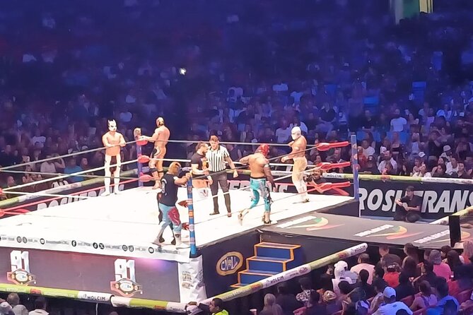 Wrestling + Tacos and Mezcal the best Experience - Who should book this experience?