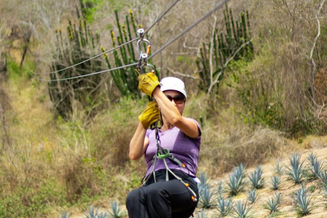 Ziplines and mezcal tasting - Los Osuna and the local drink tasting